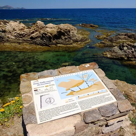 Mas Provencal 8 Personnes La Farigoulette Aux Issambres Сasa de vacaciones *
